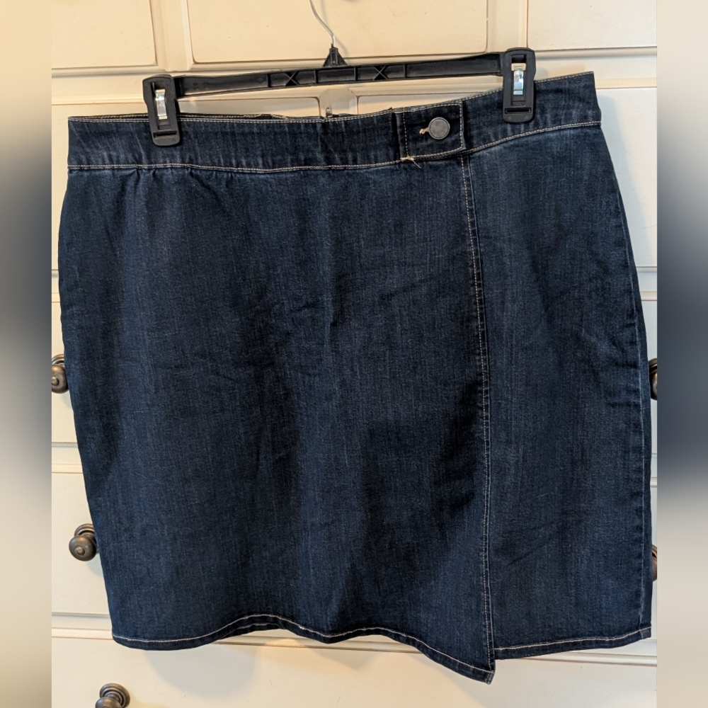CJ Banks Stretch Denim Skort. Size 18W